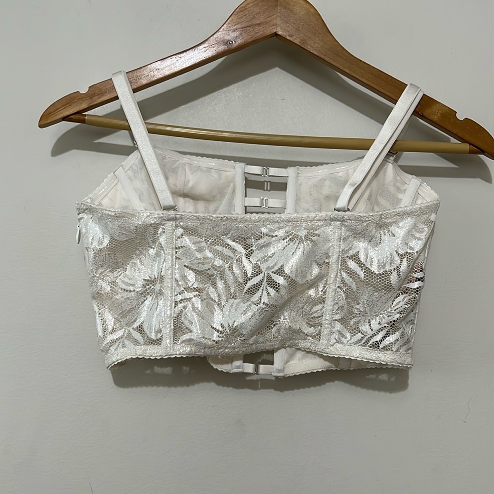 Victoria’s Secret Unlined Strapless - Picture 6 of 12